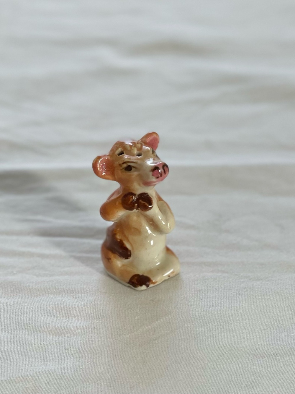 Vintage Ceramic Cow Salt & Pepper Shaker Figurine (1) Cream and Brown